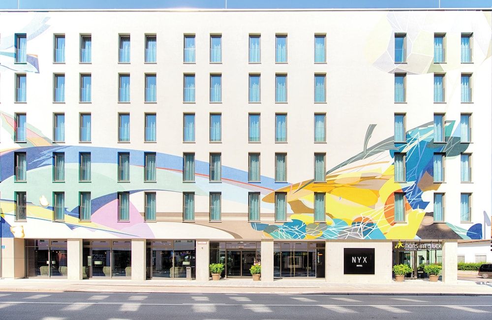 undefined NYX Hotel Munich by Leonardo Hotels 9