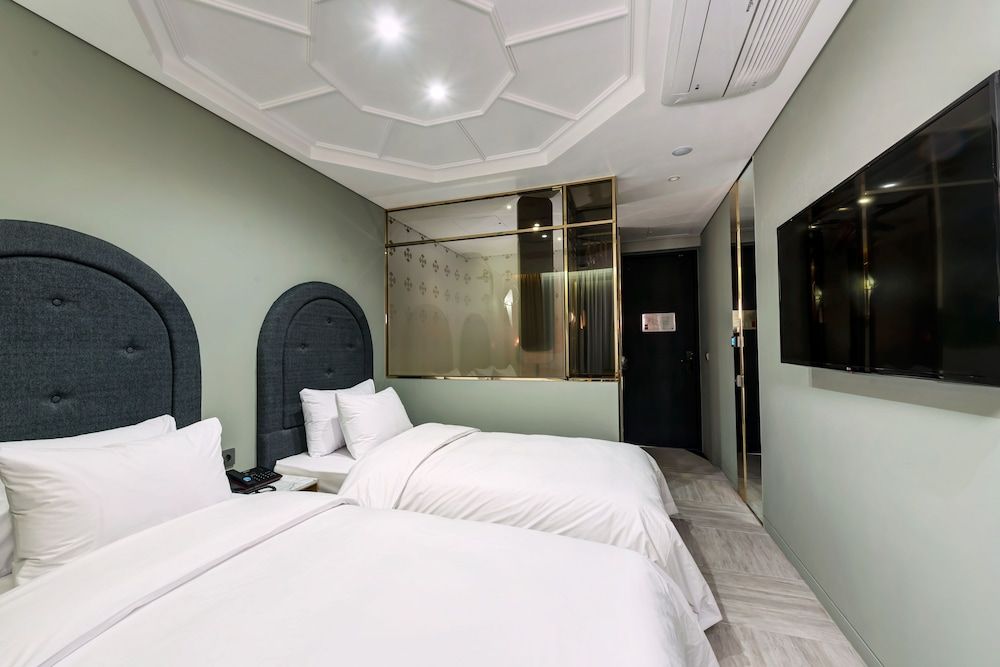 undefined Hotel the Designers DDP 7