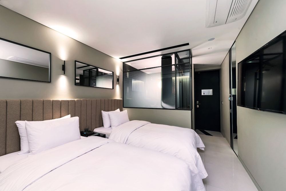 undefined Hotel the Designers DDP 6