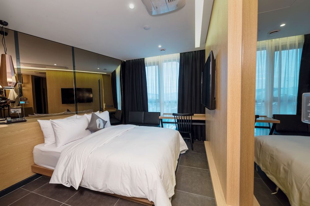 Hotel the Designers DDP Deluxe Double Room 2