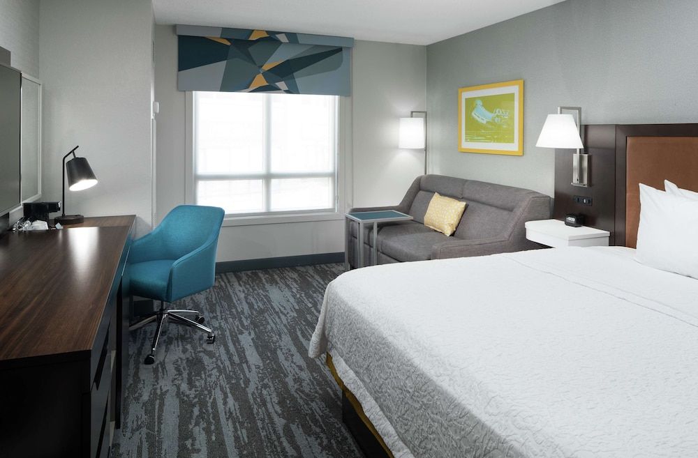 Room, 1 King Bed (Sofa)