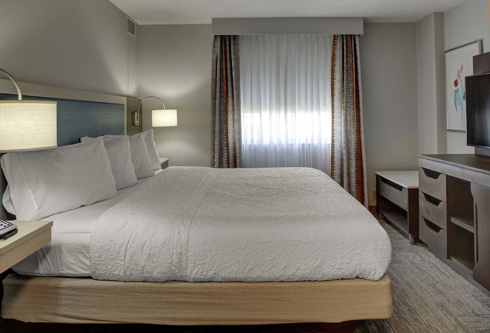 undefined Hampton Inn & Suites Miami-Airport South-Blue Lagoon 4