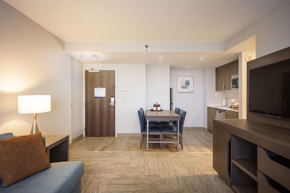 undefined Hampton Inn & Suites Miami-Airport South-Blue Lagoon 10