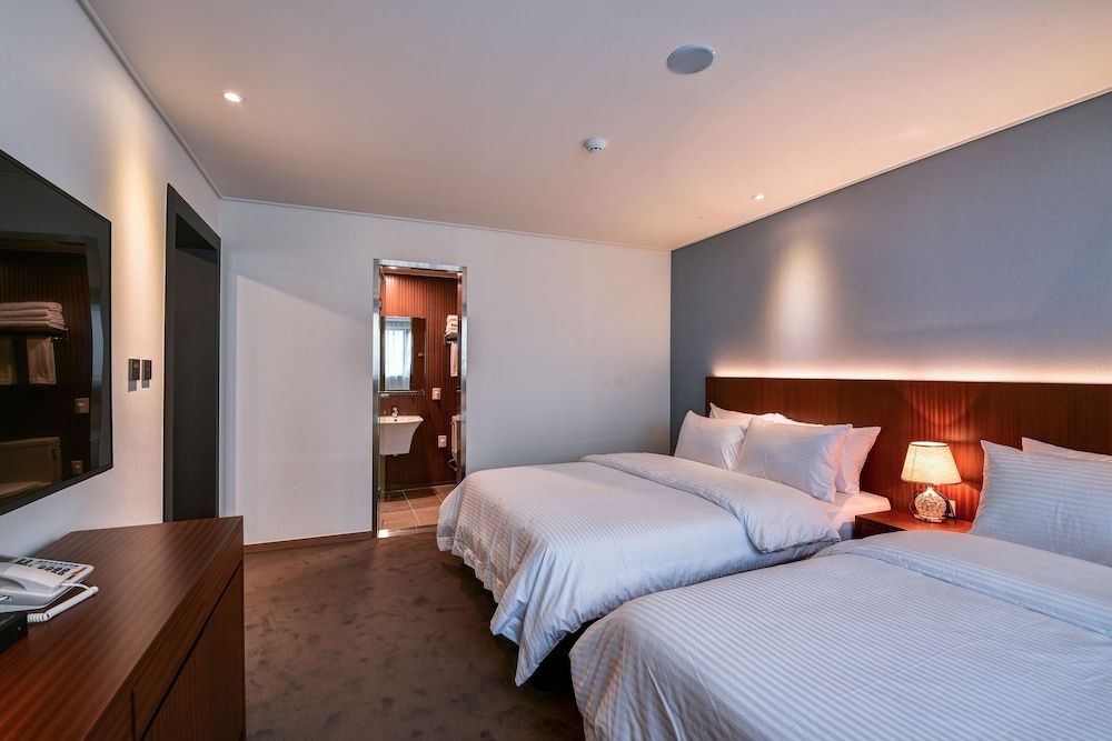 Sea & Moon Tourist Hotel Ocean View Sea & Moon Suite Room 2