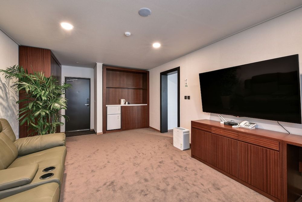 Sea & Moon Tourist Hotel Ocean View Junior Suite Room 5