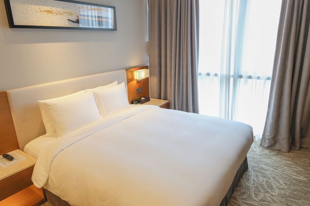 Skypark Central Seoul Pangyo [Dinner Package] Executive Suite + Dinner for 2 people + 2PM Early Check-in