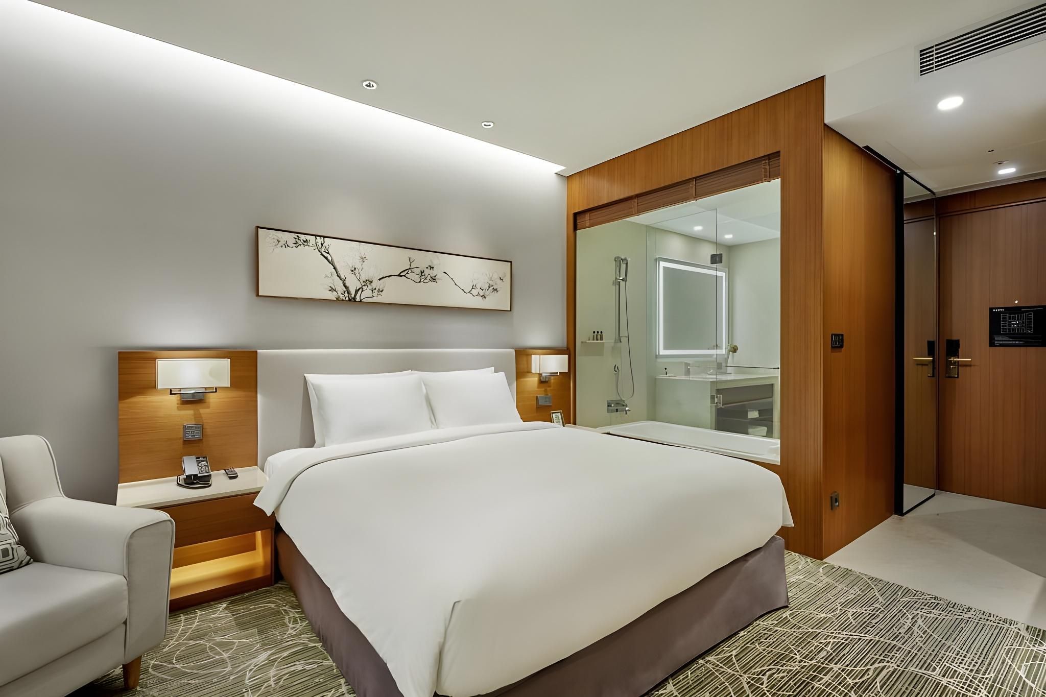 Long Term Business - Deluxe Double - More than 3 Nights only, 1 Room Cleaning per 2 Nights