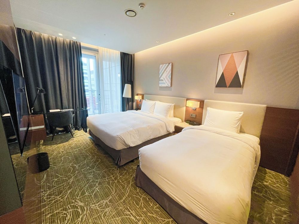Skypark Central Seoul Pangyo Balcony Deluxe Twin 2