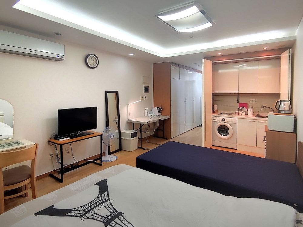 undefined Khan Residence 9