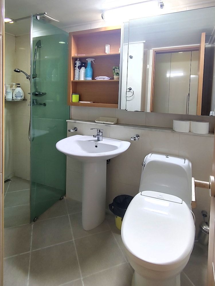 Khan Residence Studio 15