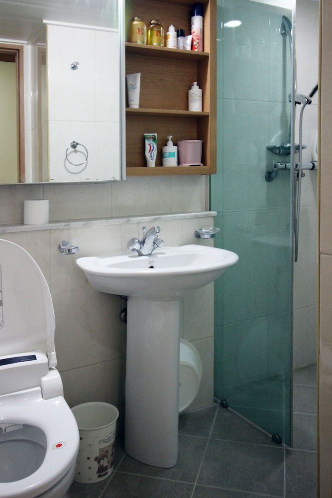 Khan Residence Studio 14