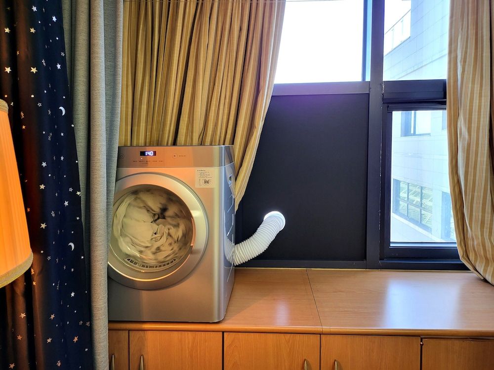 Khan Residence Room 20