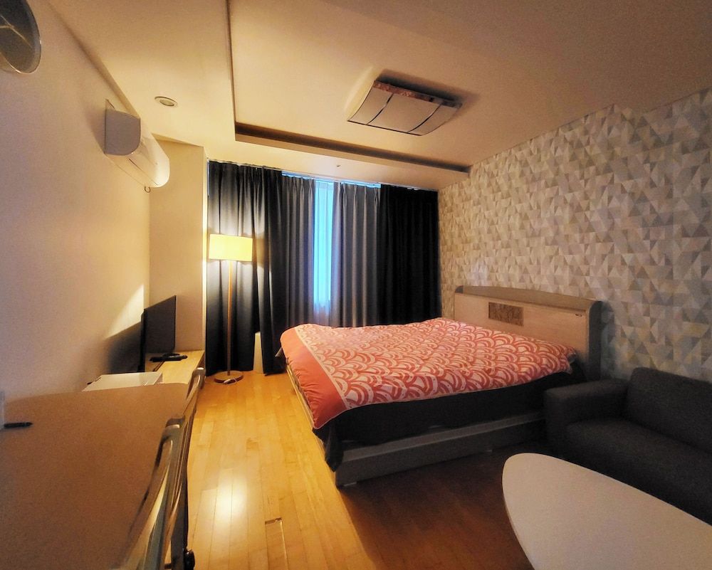 Khan Residence Room 10