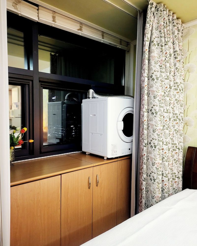 Khan Residence Studio 20