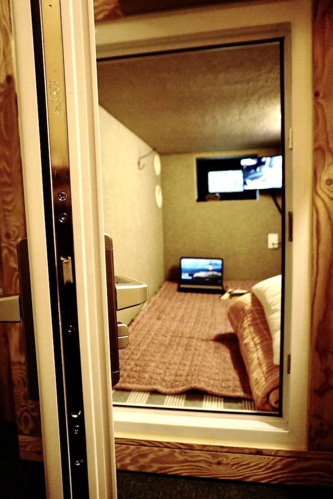 undefined Capsule Majung 7