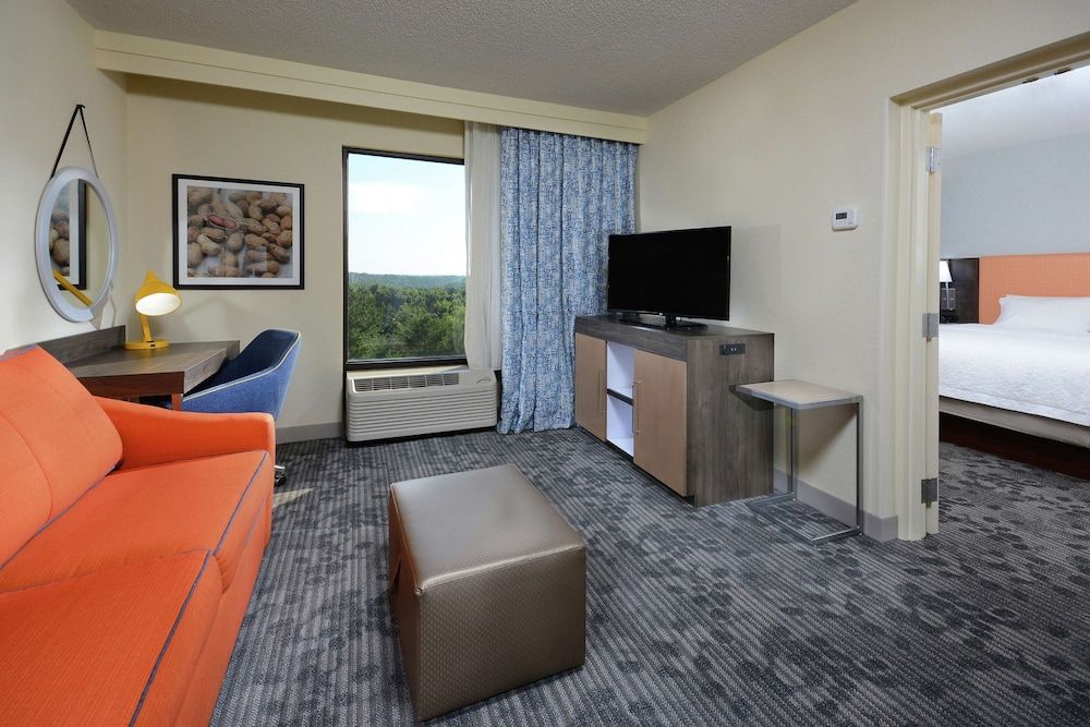 Suite, 1 King Bed, Accessible (Hearing)