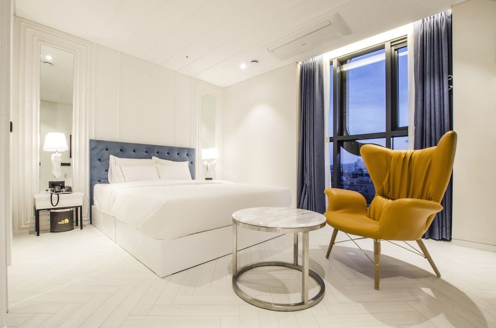 Hotel the Designers Premier Seongsu and Konkuk univ Deluxe Double Room 8