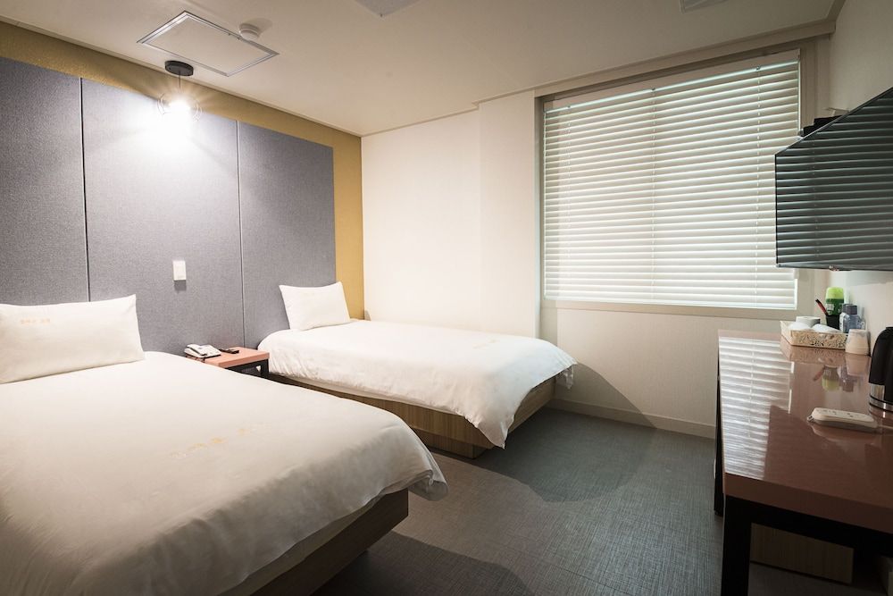 undefined Champion Hotel Jeju 2