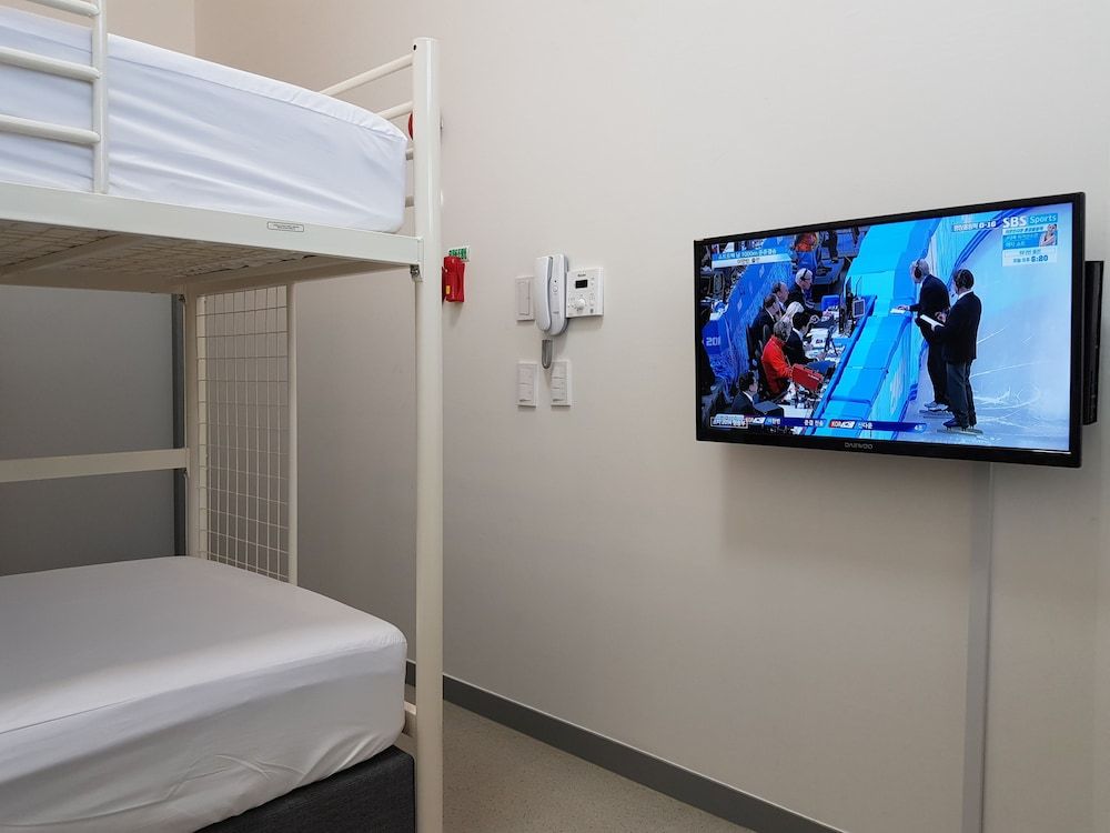 Hotel Maison de Geoje Economy Quadruple Room, Multiple Beds [No breakfast provided as of February, 2025] 4