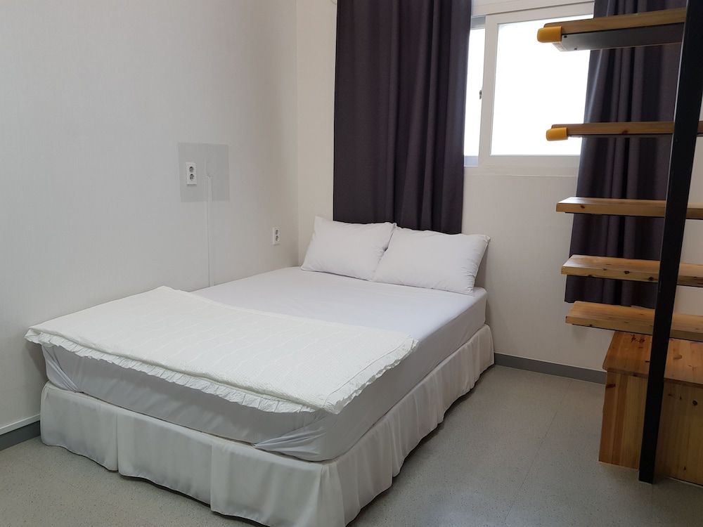 Hotel Maison de Geoje Double Room [No breakfast provided as of February, 2025]