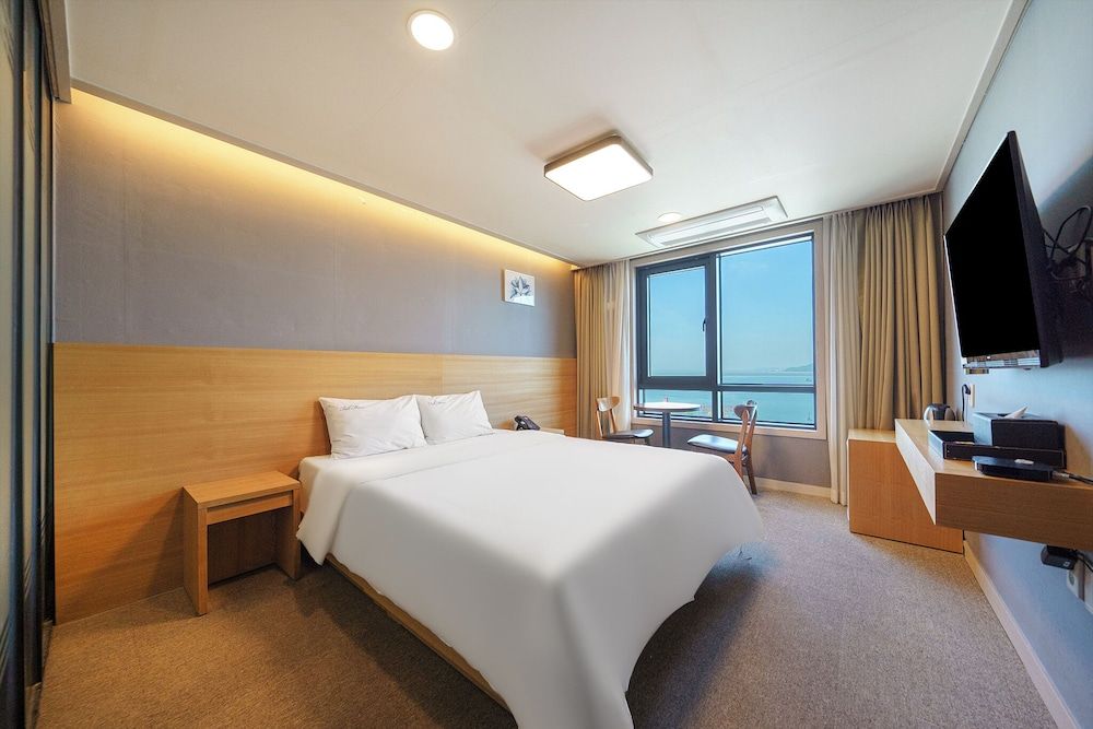 Full Moon Hotel Double Room 2