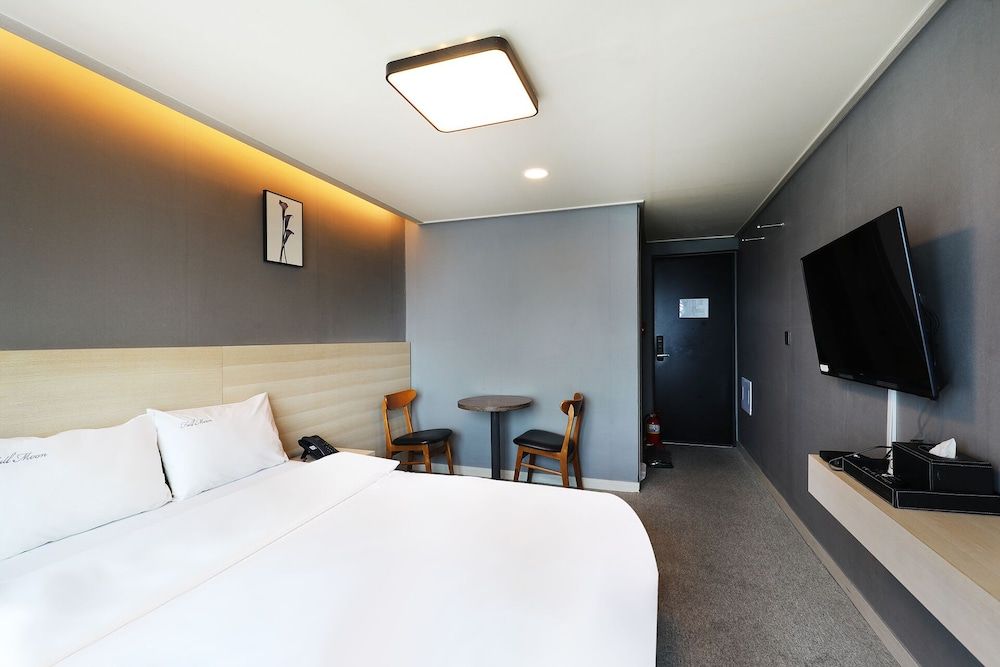 Full Moon Hotel Double Room