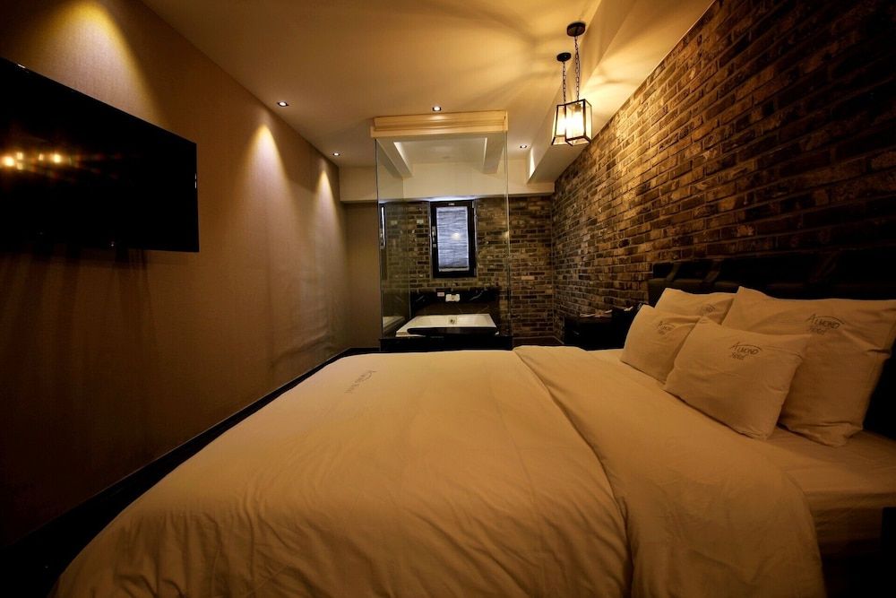 Masan Almond Hotel Premium Room (No Breakfast on Mondays) 3