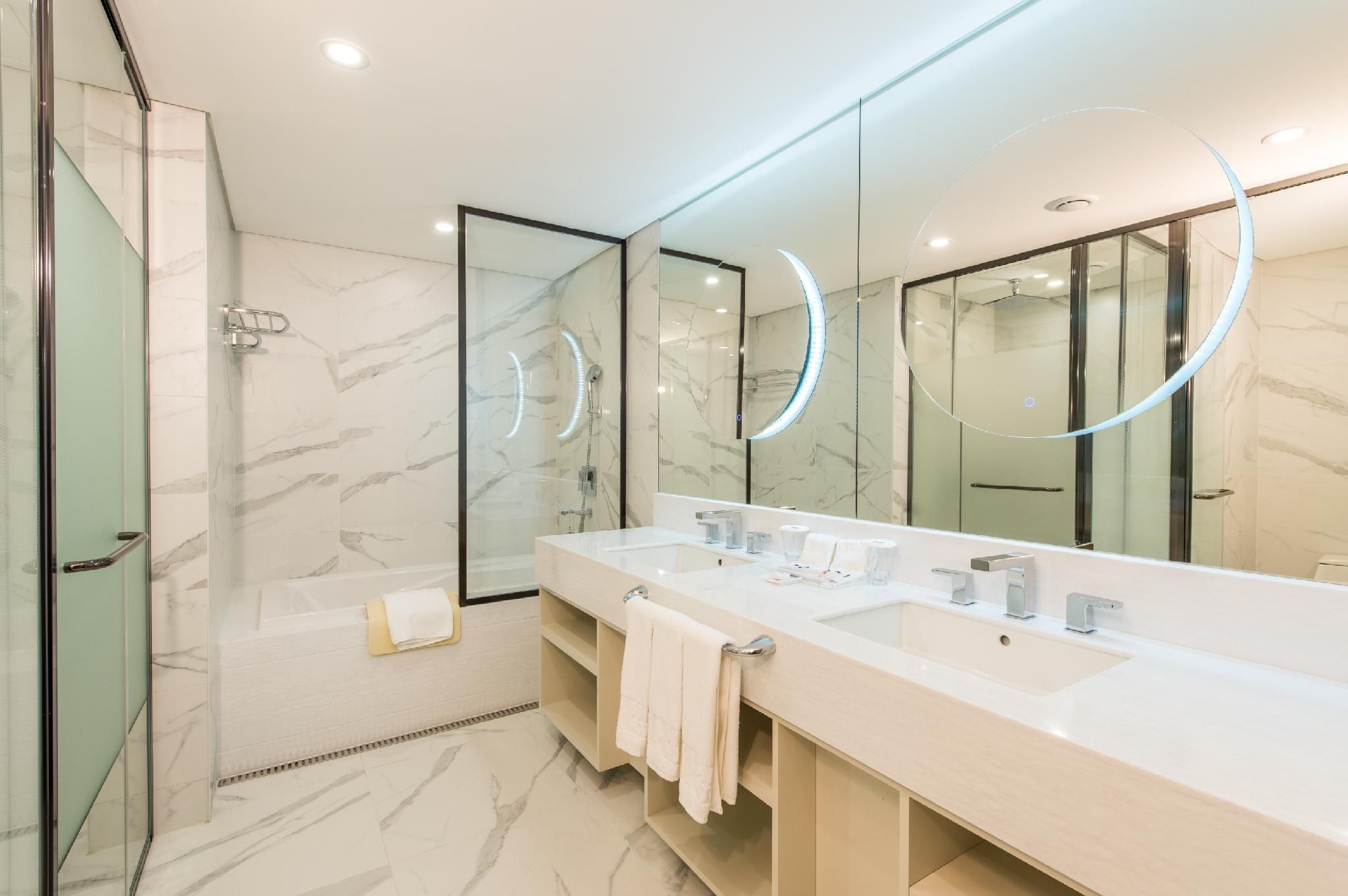 Honor 2-Bedroom Suite