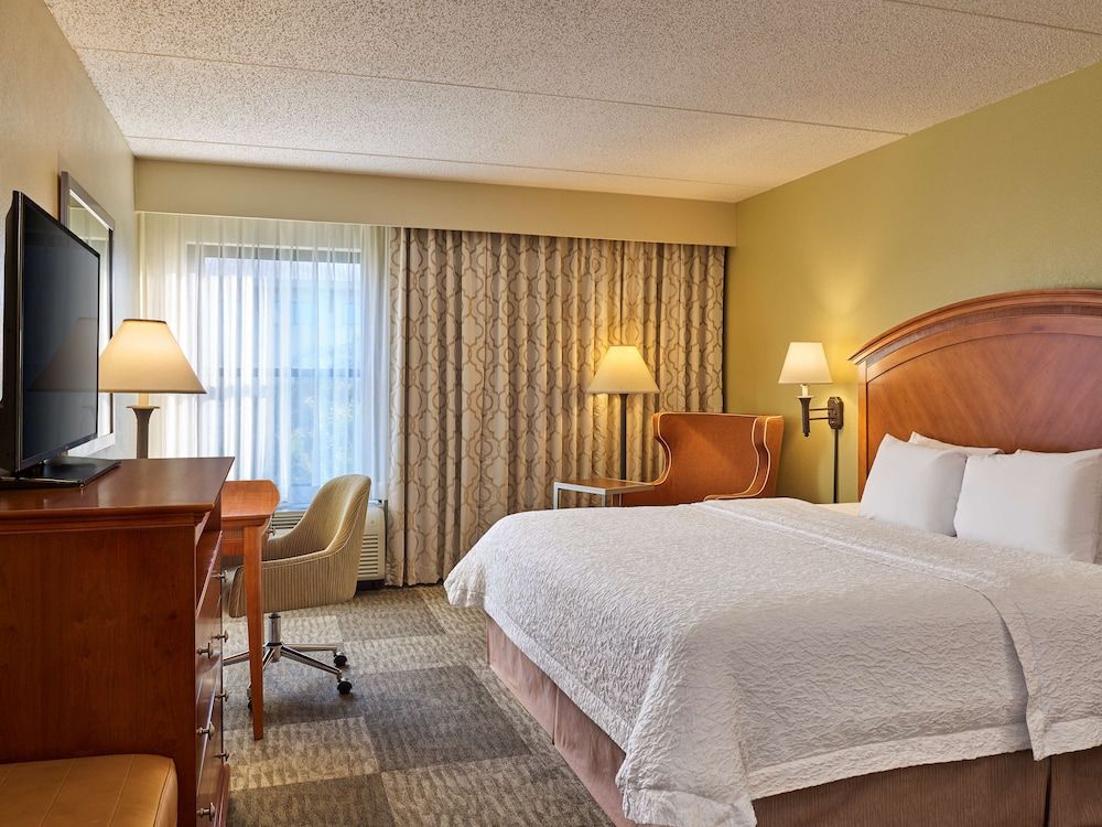 One King Bed, Non-Smoking, Accessible