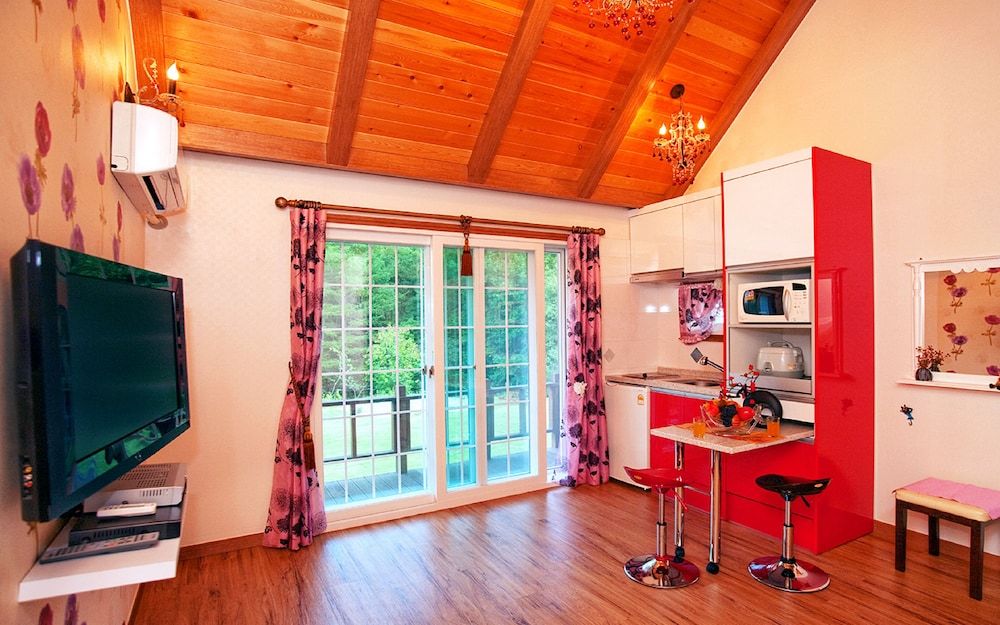 As First Time Pension Studio (Captain Hook) 5