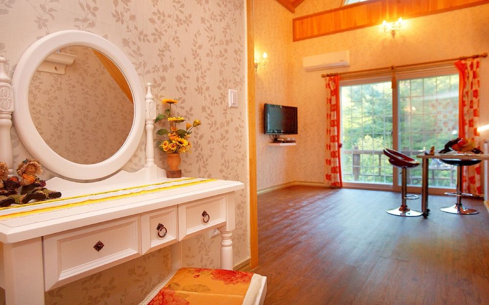 As First Time Pension Duplex (Beauty and the Beast) 5