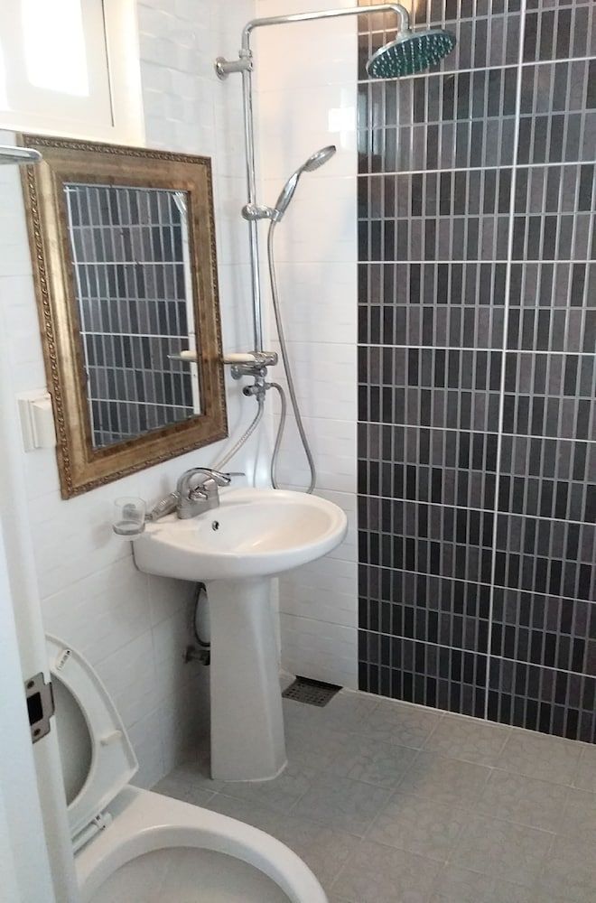 As First Time Pension Studio (Captain Hook) 2