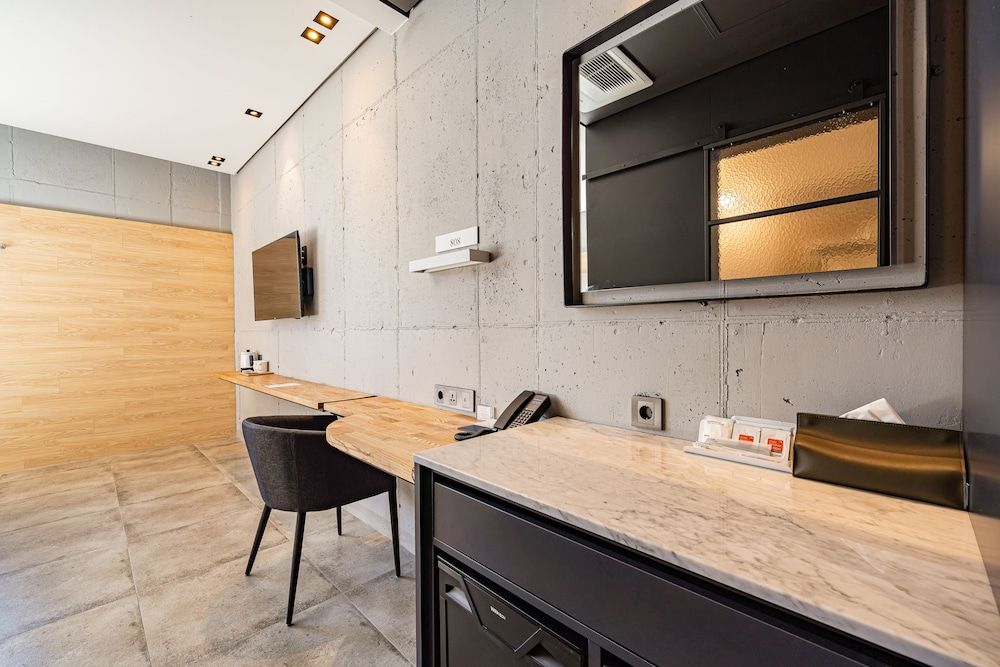 The HongC Hotel Gangneung Standard Single Room, 1 Double Bed, Non Smoking (No View) 4