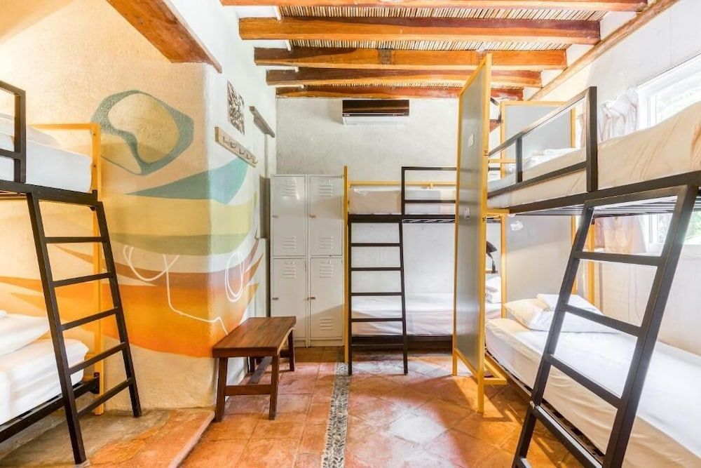 Bed in 4 Bed Mixed Community Dorm