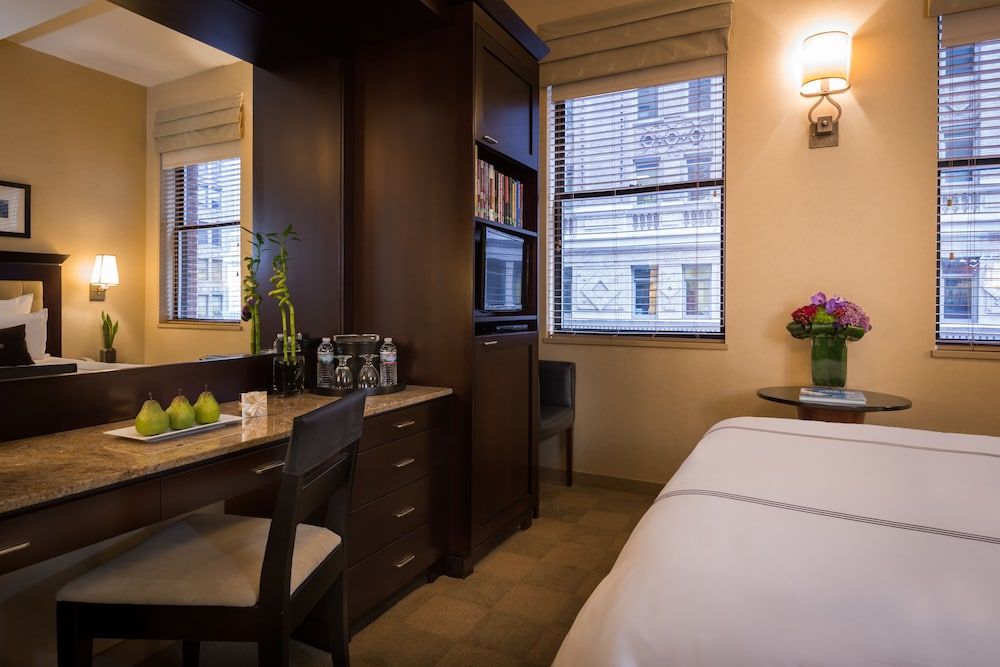 Deluxe Room, 1 Queen Bed