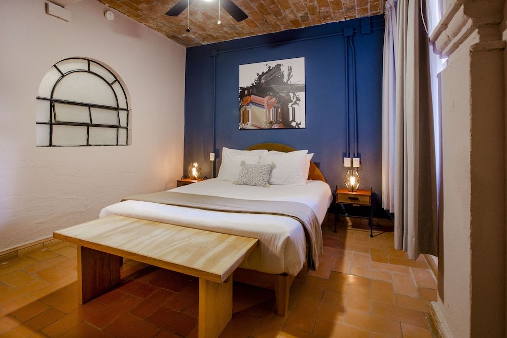 Standard Room (Queen), Private Bathroom
