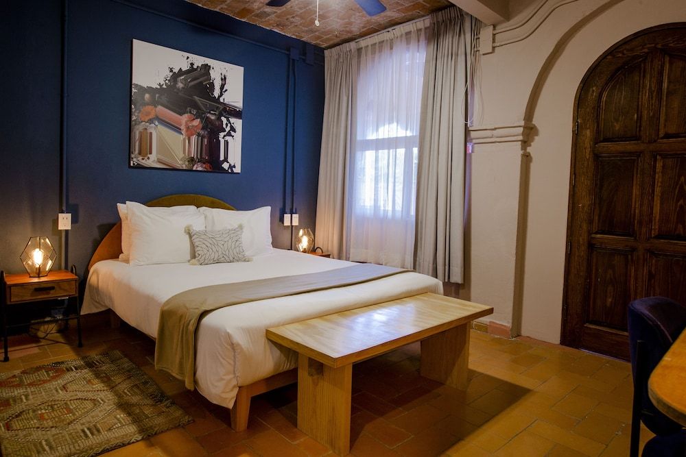Premium Suite, City View