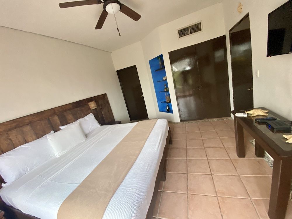 Casa Caribe Cancun Superior Apartment, 1 King Bed, Kitchen 8