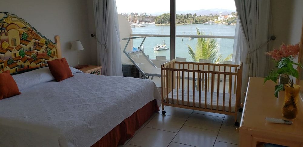Marina Banderas Suites Suite Premium Vista a la Marina. 4