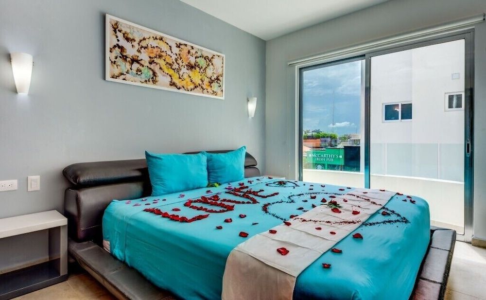 Deluxe Condo