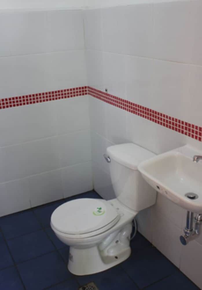 Bakasyunan Inn Laoag Standard Double Room 7