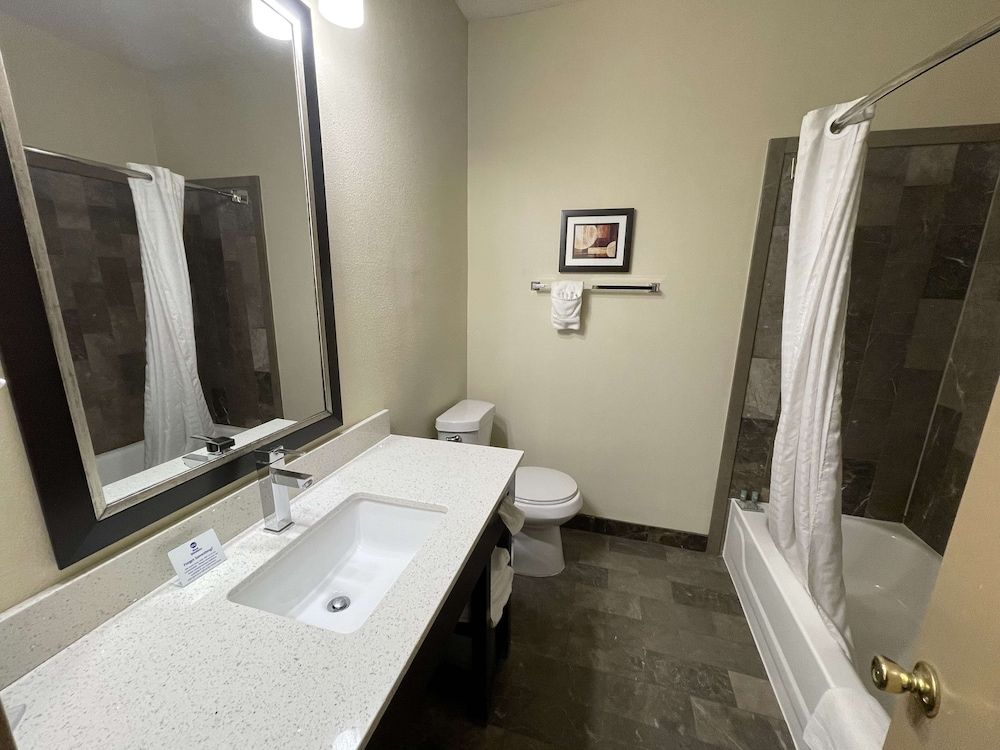 Best Western Aspen Hotel Standard Room, 1 King Bed, Non Smoking, Jetted Tub 3