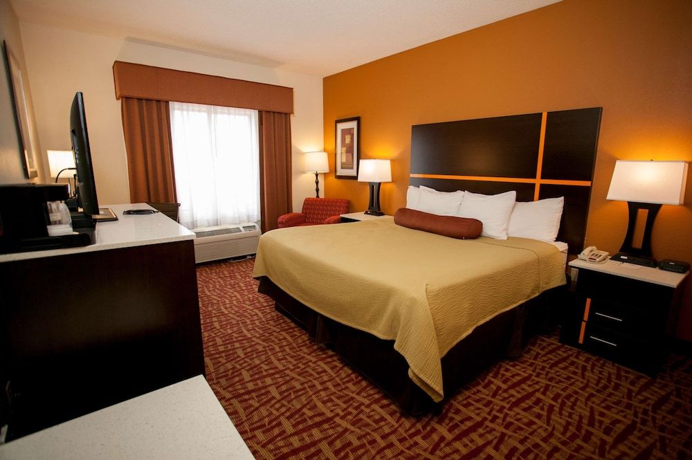 Best Western Aspen Hotel Standard Room, 1 King Bed, Non Smoking, Jetted Tub 2