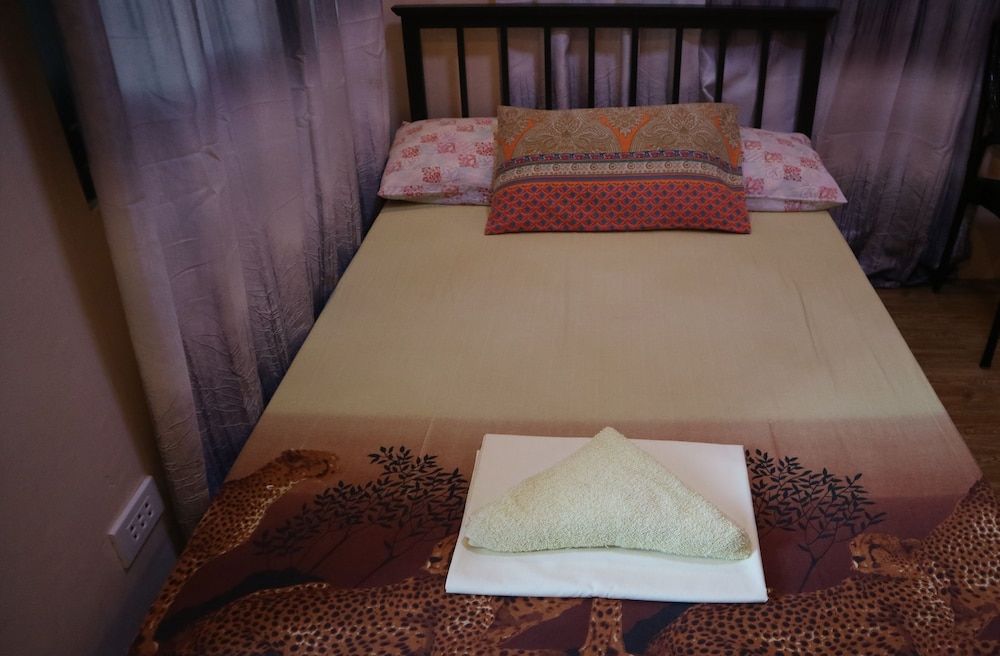 V.Hauschild Transient House B Triple Room with Bathroom 1 12