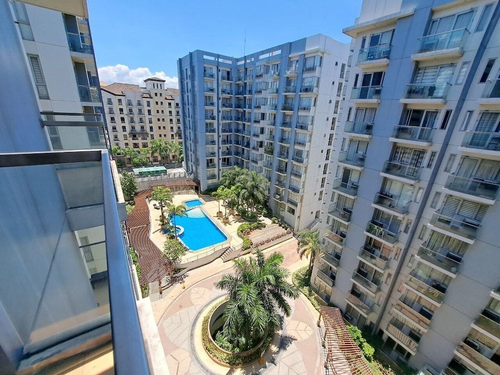 Jieann's Transient Home Studio, City View 10