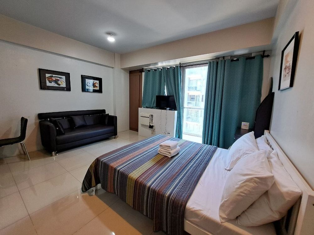 Jieann's Transient Home Studio, City View 4