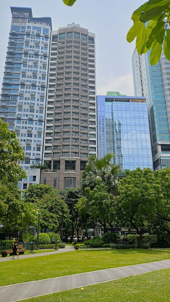 undefined KL Executive Greenbelt KLX 9