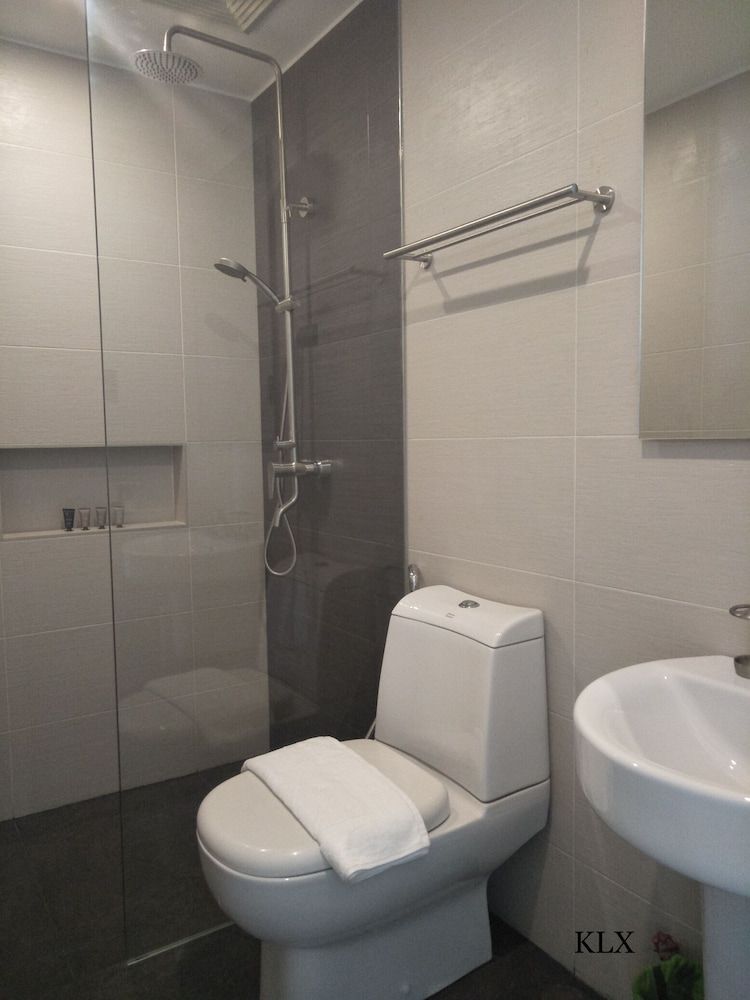 KL Executive Greenbelt KLX Executive Queen Room 6