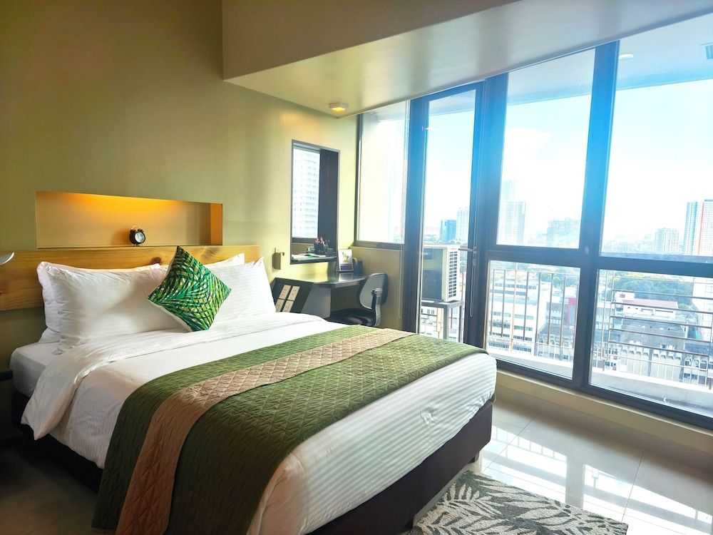 undefined KL Executive Greenbelt KLX 2