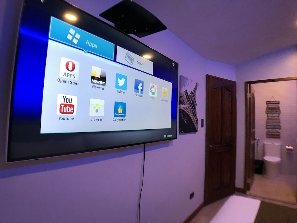 CLOCKWORKORANGE Luxury Suites Family Loft, 2 Bedrooms, Kitchenette 3